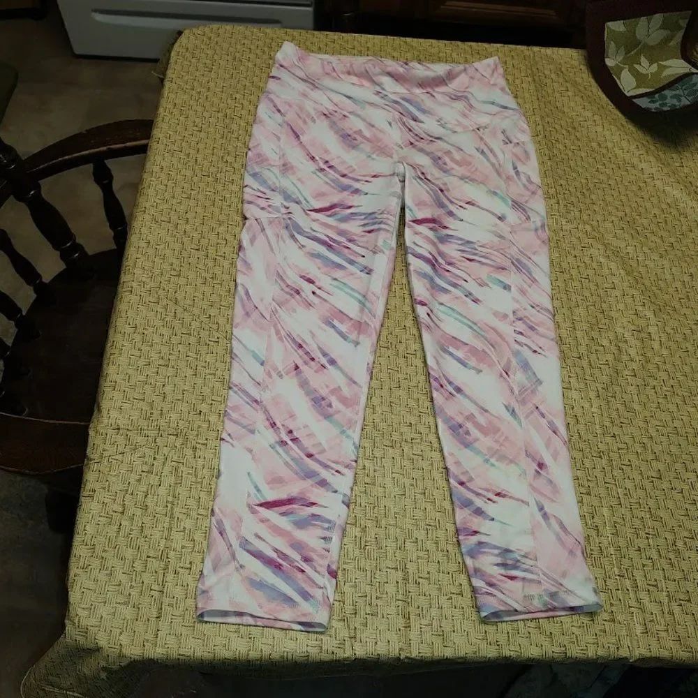 Gaiam White Pink Purple Cropped Leggings Size Women's M